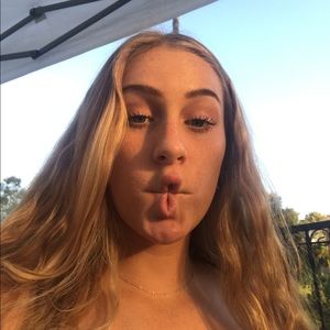 Meet your Posher, Savannah